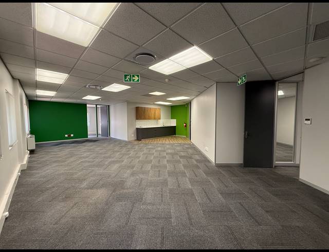 164M² OFFICE TO LET IN PARKTOWN